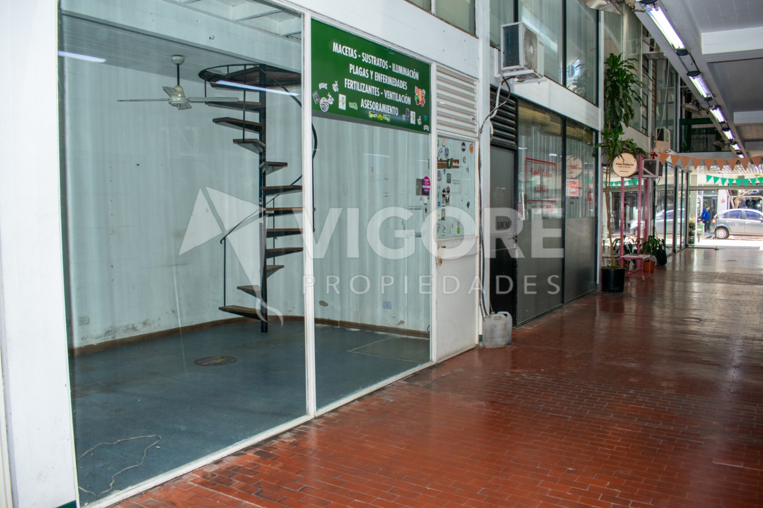 Local Comercial en Alquiler en Almirante Brown, G.B.A. Zona Sur