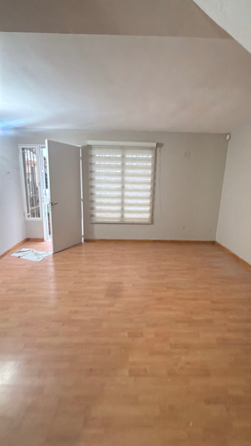Maipu lemos 243 Piso 1