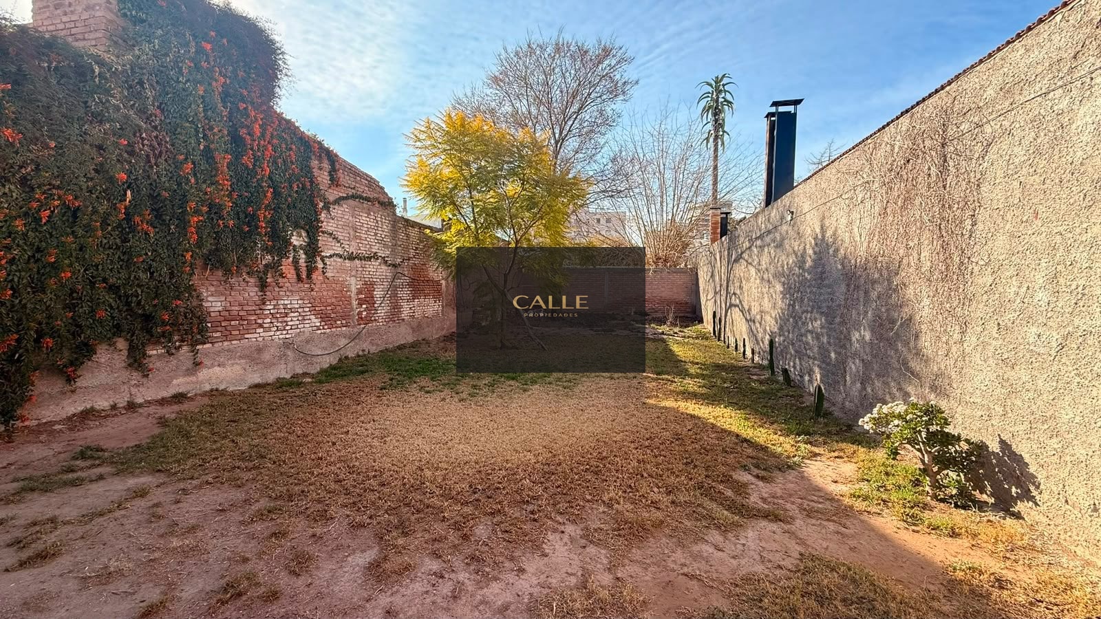 Godoy Cruz Casa en venta con gran potencial residencial y de desarrollo — Godoy Cruz