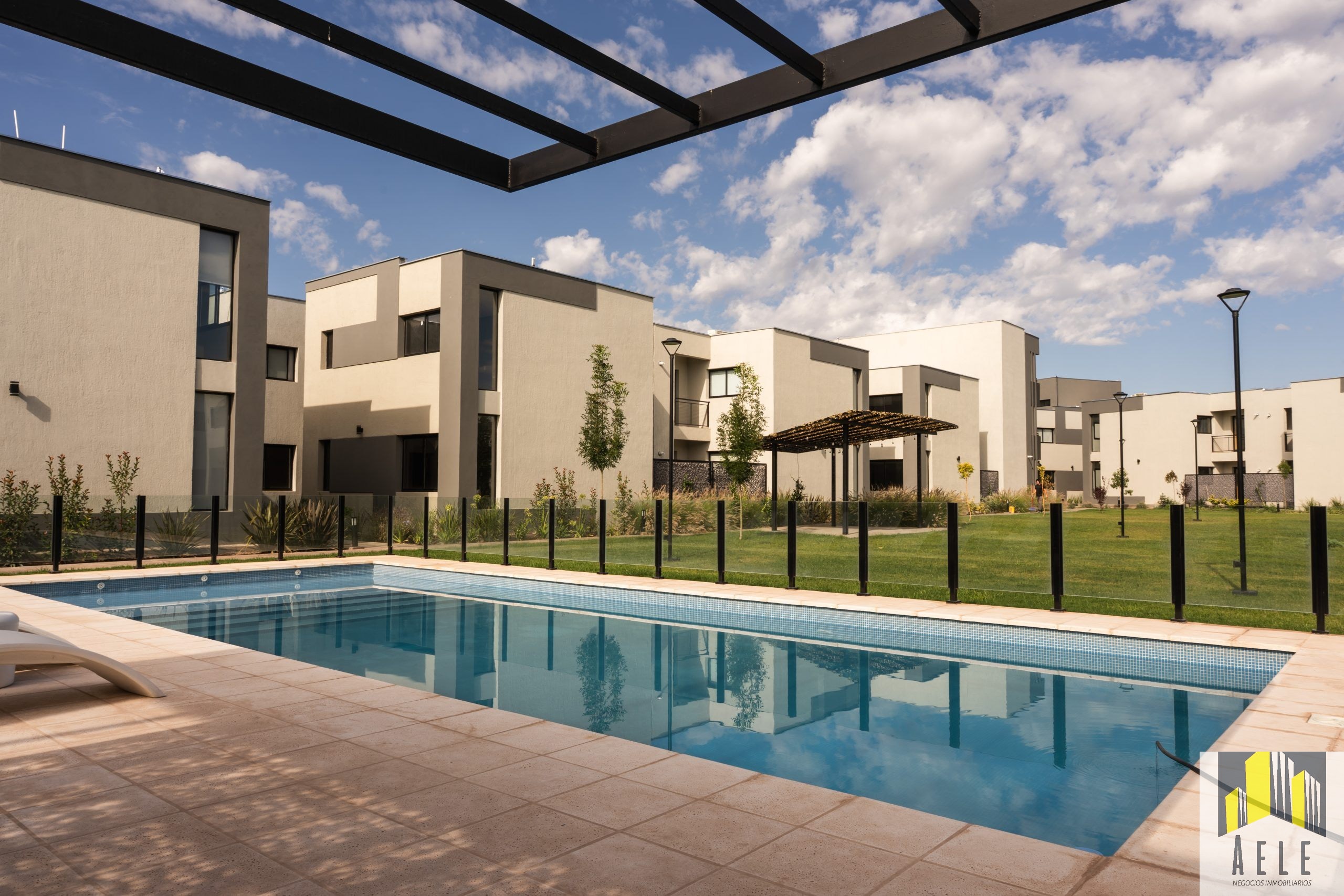 Lujan de Cuyo DEPTO A ESTRENAR - 2 HAB + COCHERA - AMENITIES- SEGURIDAD Piso planta baja
