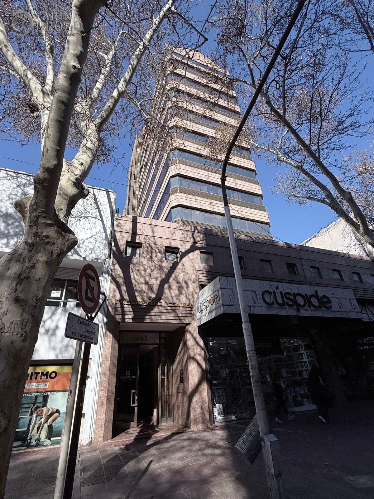 Oficina en Avenida San Martín 941