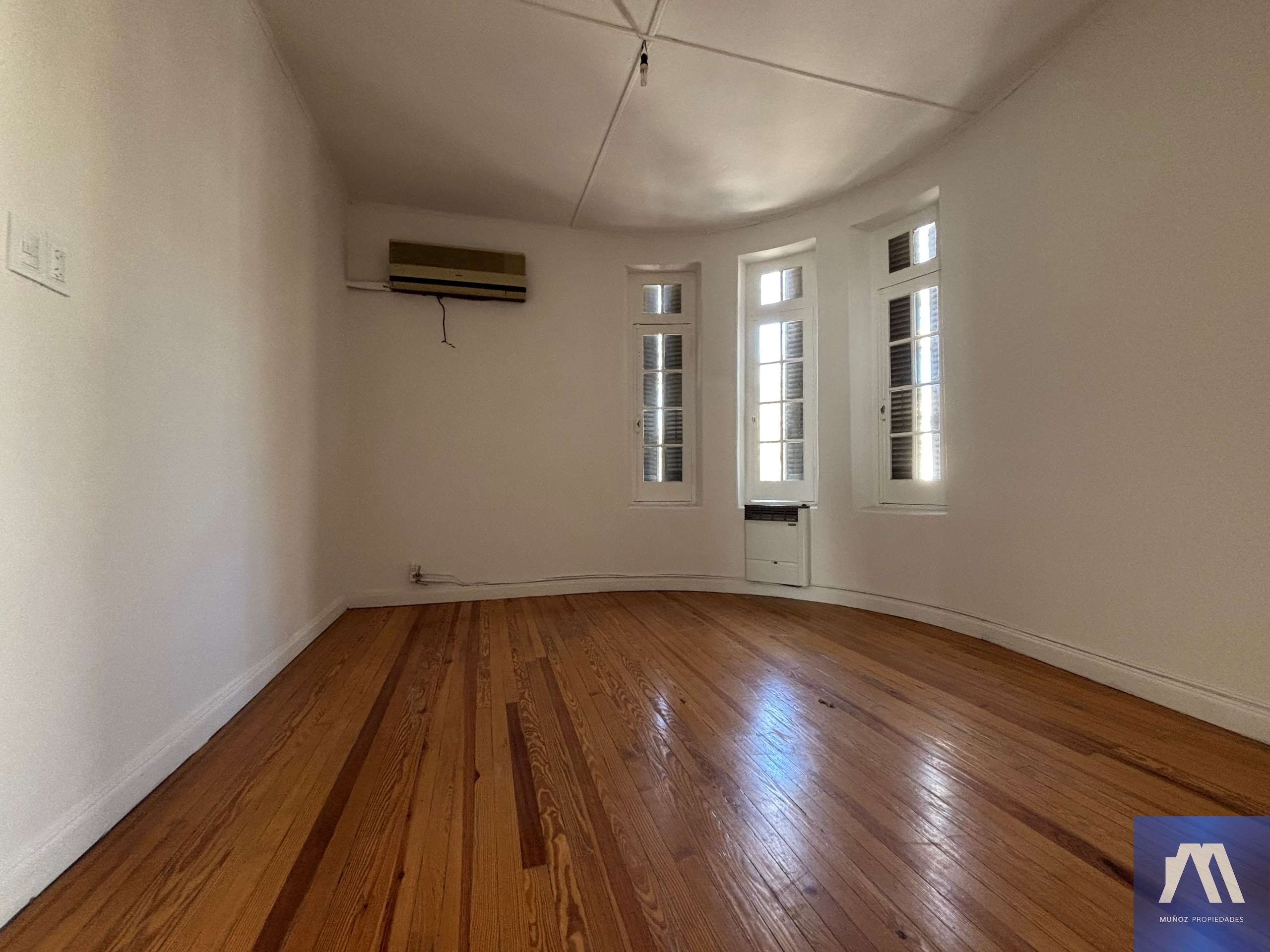 Capital Martin Zapata y tibur Piso Primer piso