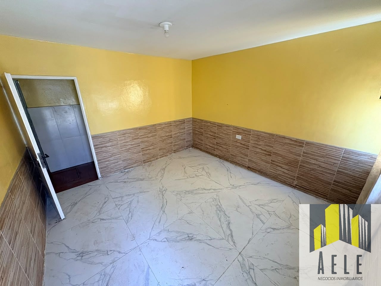 Godoy Cruz CASA EN VENTA  2HAB + 1 BAÑO + COCHERA VILLA HIPODROMO GODOY CRUZ
