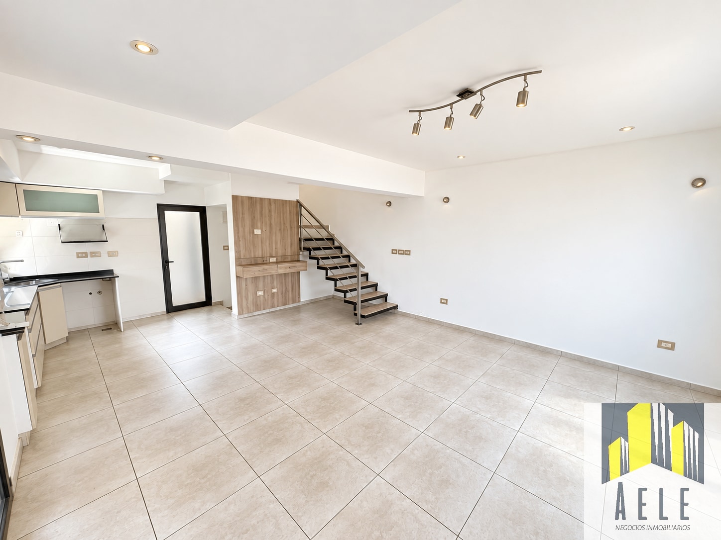 Capital UBICADISIMA CASA TIPO  DUPLEX APTO CREDITO | 2 HAB +2 BAÑOS+ COCHERA DOBLE| MENDOZA