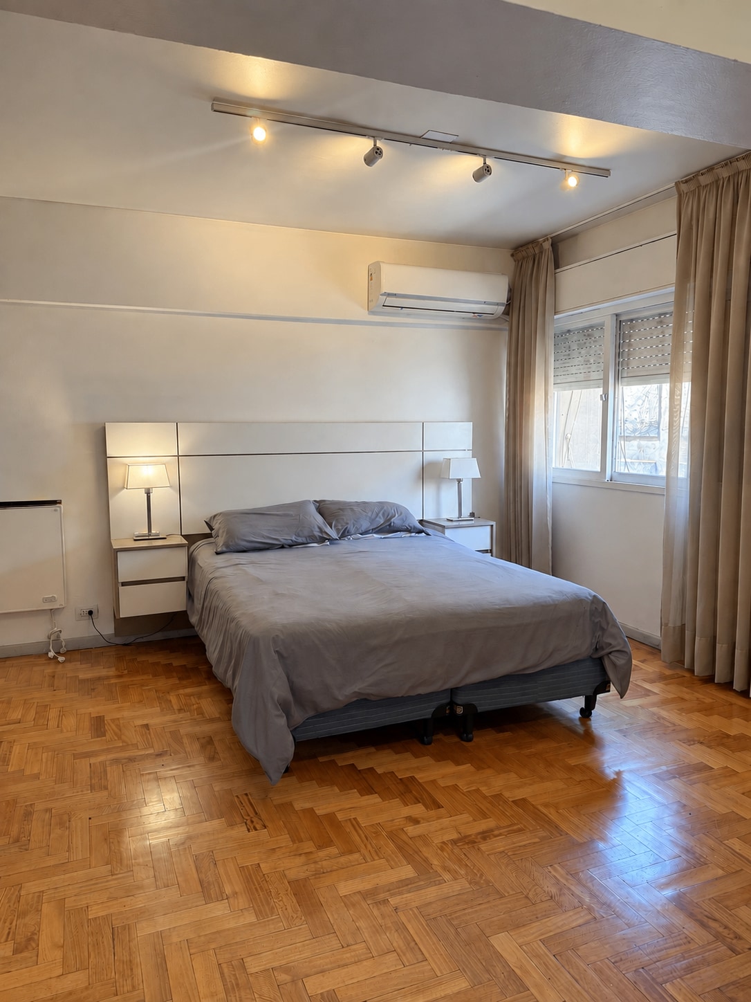 Capital lavalle 35  Piso 3