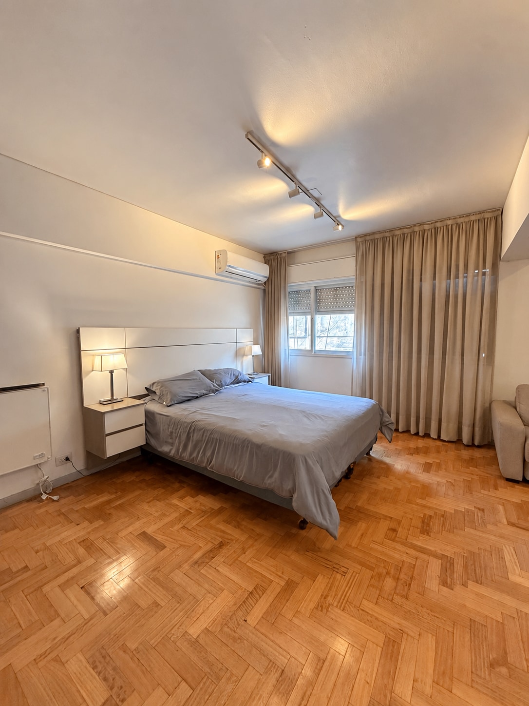 Capital lavalle 35  Piso 3