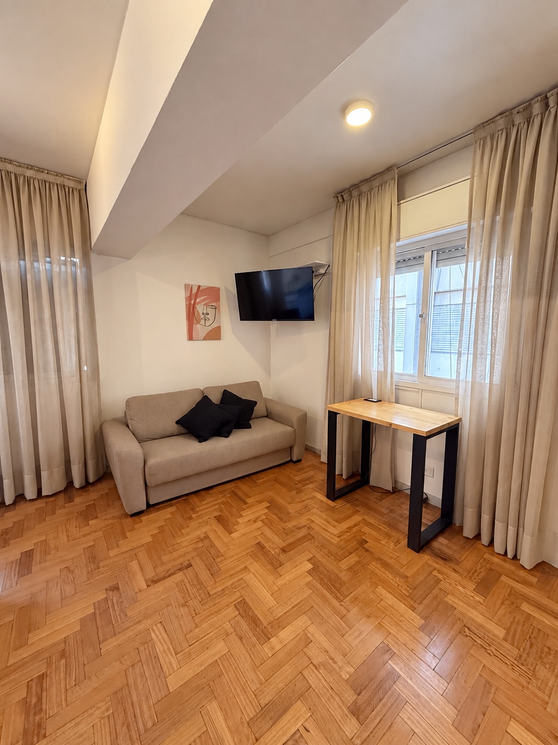 Capital lavalle 35  Piso 3