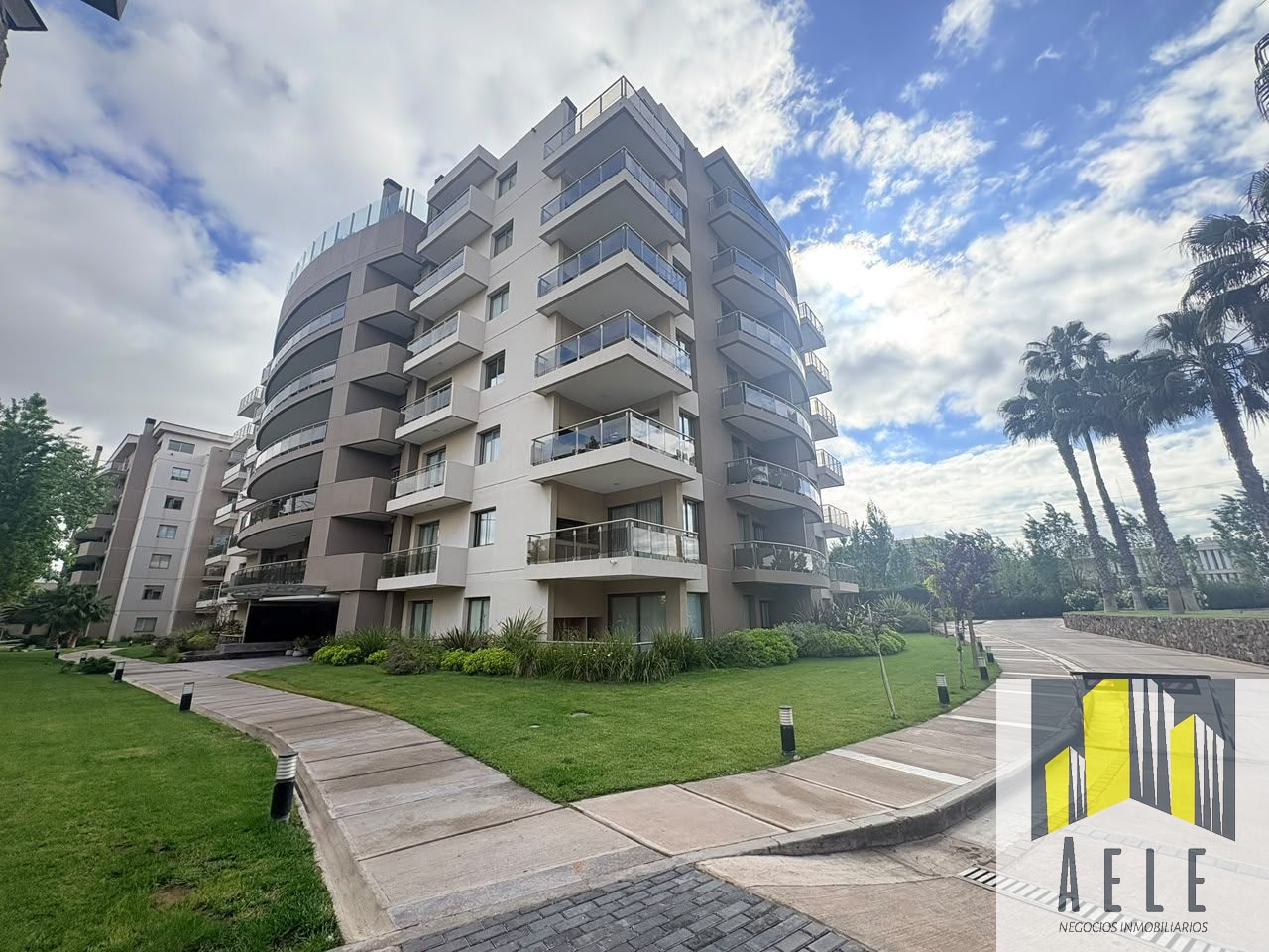 Godoy Cruz DEPARTAMENTO 2 HAB+ 2 BAÑOS+ COCHERA DOBLE- SEGURIDAD 24 HS - SUM PISCINA Y GIMNASIO